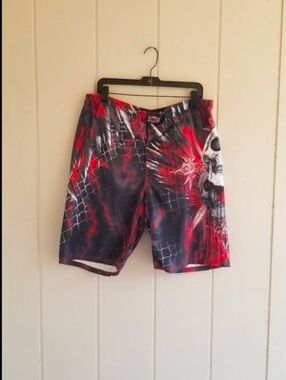MMA Elite Shorts Large SKULL Red/Black Sz LARGE